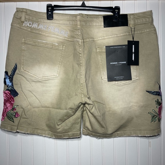 HOMME + FEMME Denim Embroidered Shorts Floral Hummingbirds Tan Size 42 NWT - Picture 2 of 3